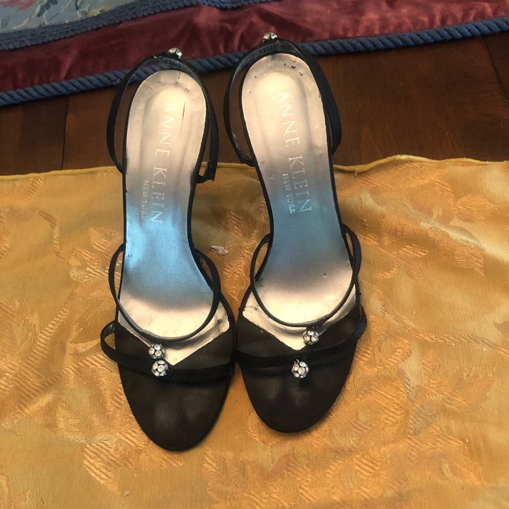 Anne Klein New York Black with Bling and 4” Heels Dress Shoes.  Size 8N